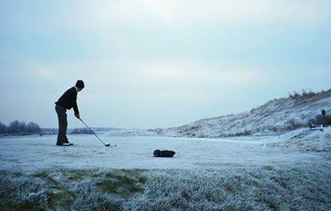How does cold weather effect golf ball performance?